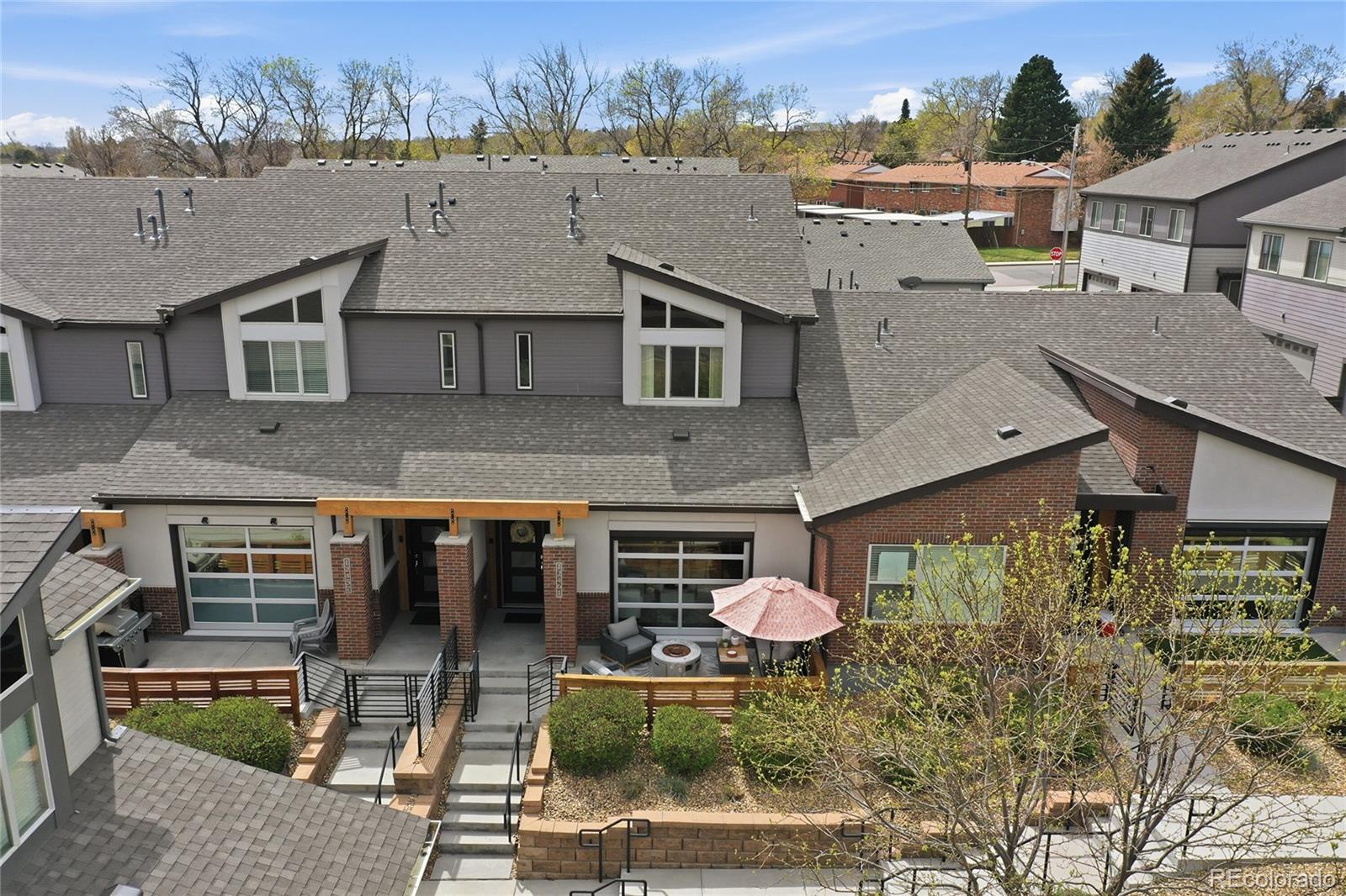  Lakewood Home | MLS #: 428550212461 W Virginia Avenue, Lakewood Beds: 2 Baths: 3 Price: $525,000