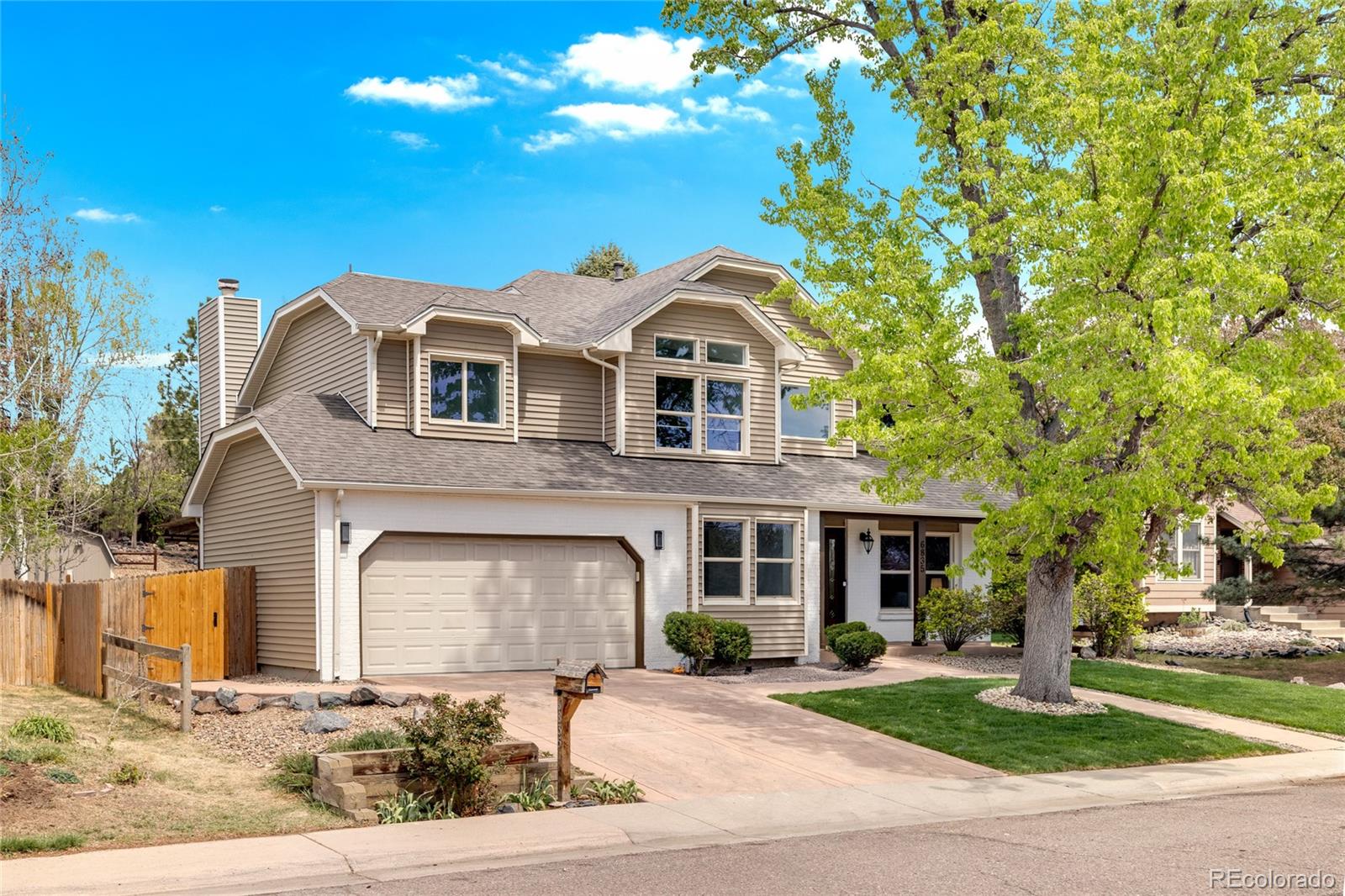 Columbine Knolls Littleton Home | MLS #: 54414086835 W Polk Avenue, Littleton Beds: 6 Baths: 4 Price: $900,000