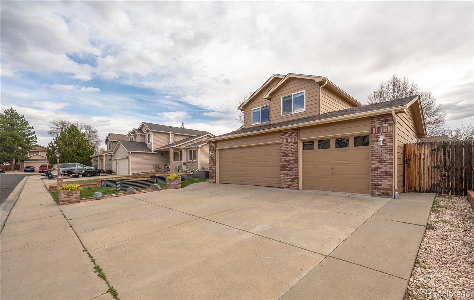 Meadowlark Longmont Home | MLS #: 67916192430  Frontier Street, Longmont Beds: 3 Baths: 4 Price: $570,000