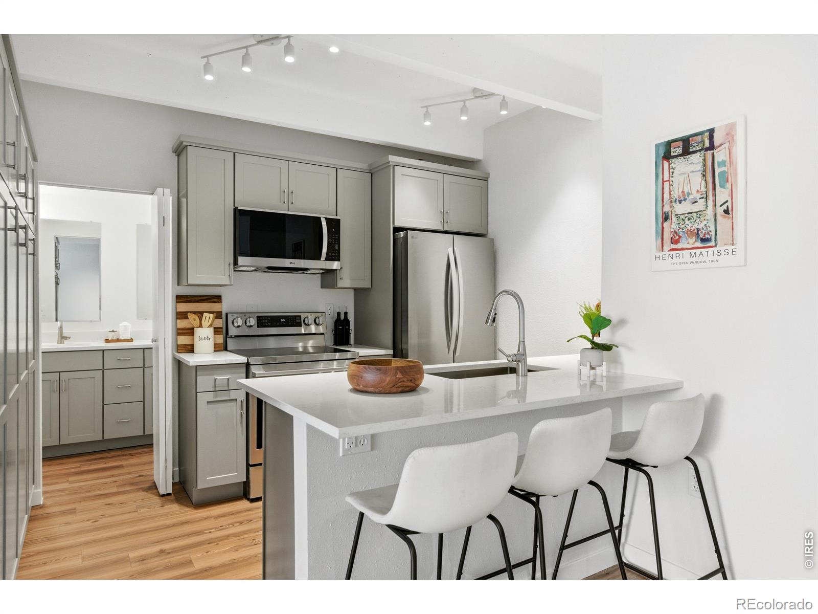 Arlington Park Denver Condo / Townhome | MLS #: 4567891054874551 N Pearl Street 303, Denver Beds: 1 Baths: 1 Price: $299,000