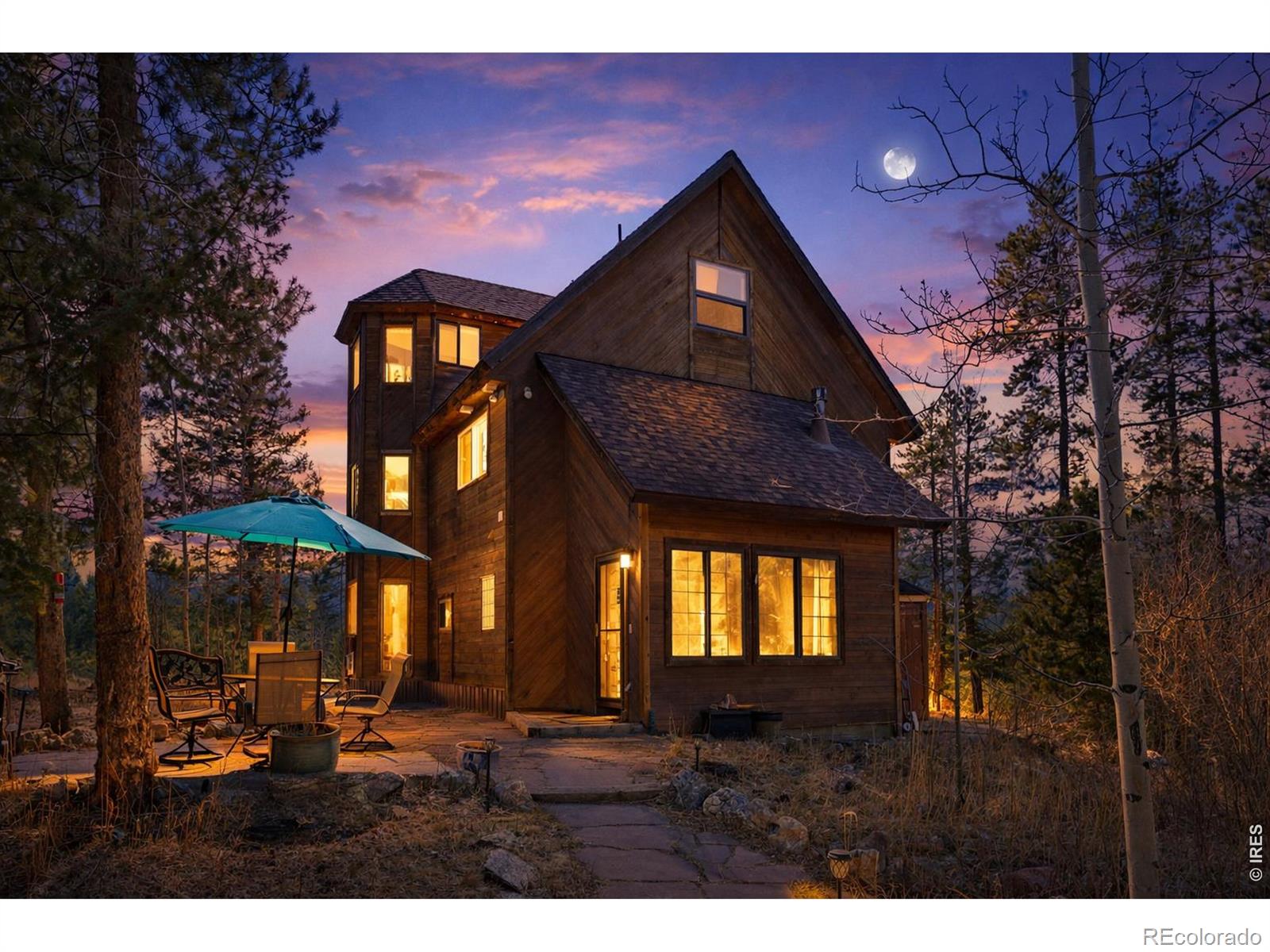 1856 ridge road, nederland sold home. Closed on 2026-05-04 for $665,490.