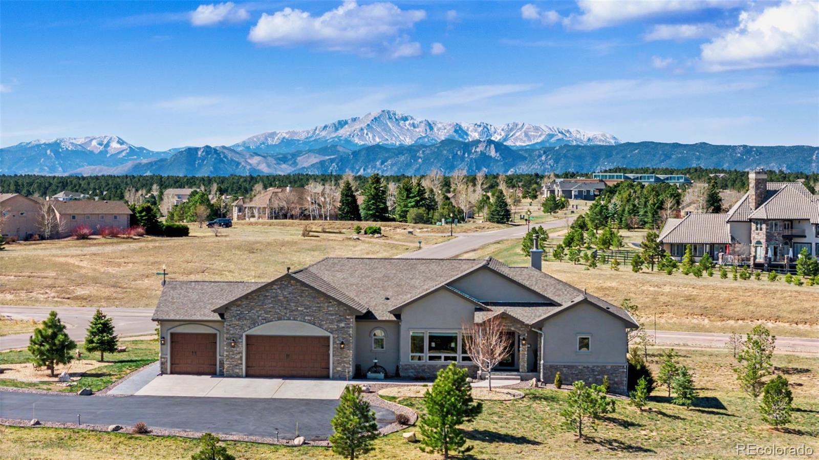 19210 royal troon drive, Monument sold home. Closed on 2026-08-21 for $1,400,000.
