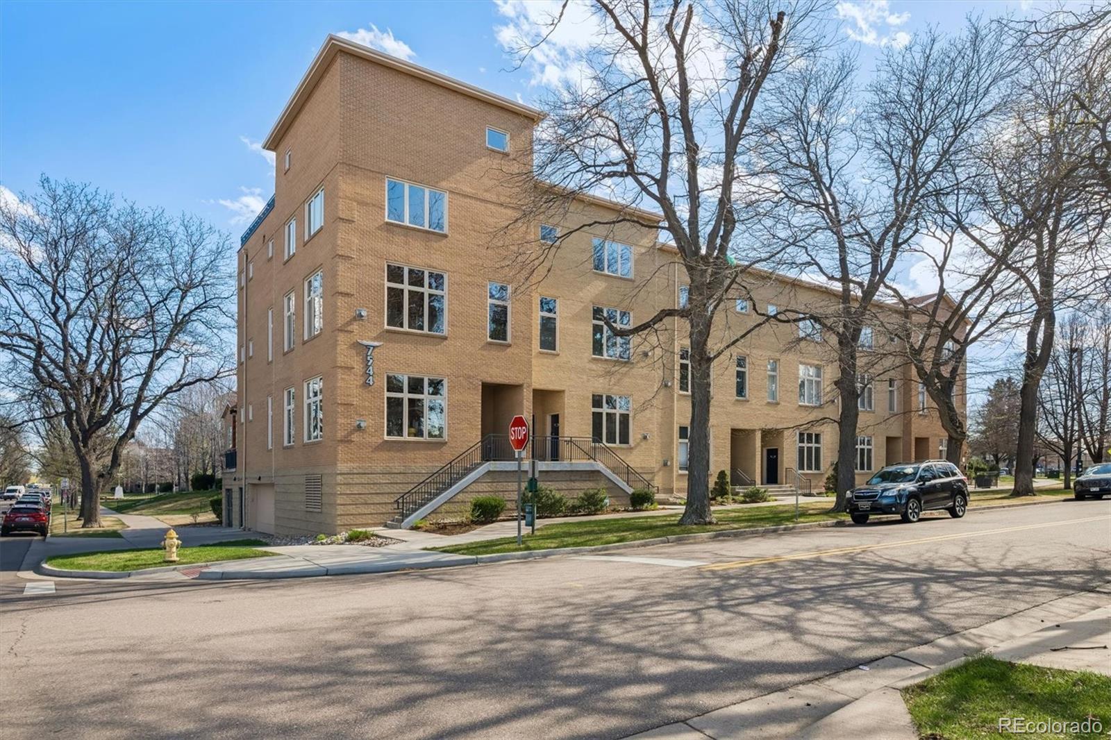 Lowry Denver Condo / Townhome | MLS #: 89722737544 E 4th Avenue 304, Denver Beds: 2 Baths: 2 Price: $569,000