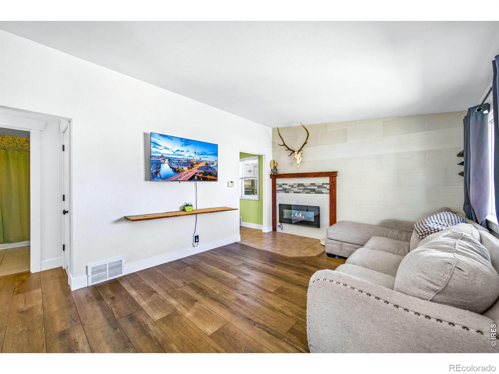 Tomlinson Loveland Home | MLS #: 4567891054960132 E 22nd Street, Loveland Beds: 2 Baths: 1 Price: $369,900