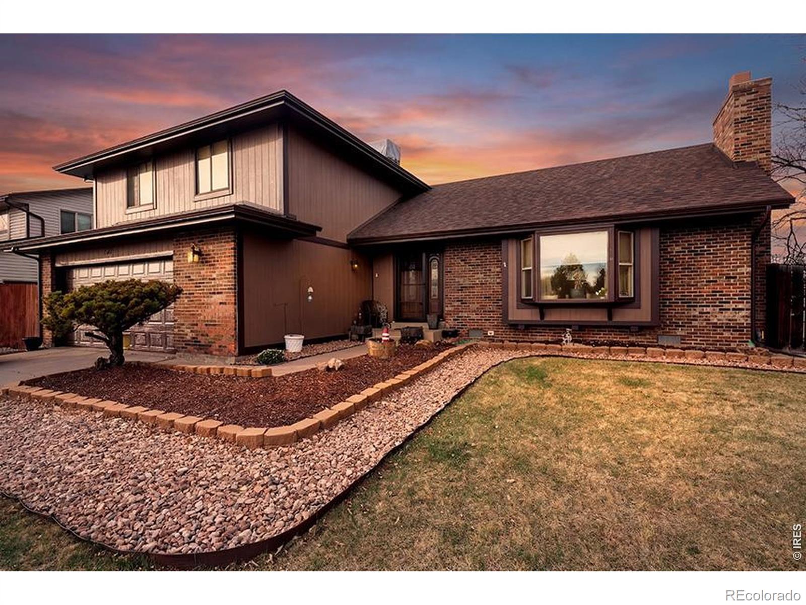 Woodmar Littleton Home | MLS #: 45678910550117385 W Walker Drive, Littleton Beds: 4 Baths: 3 Price: $650,000