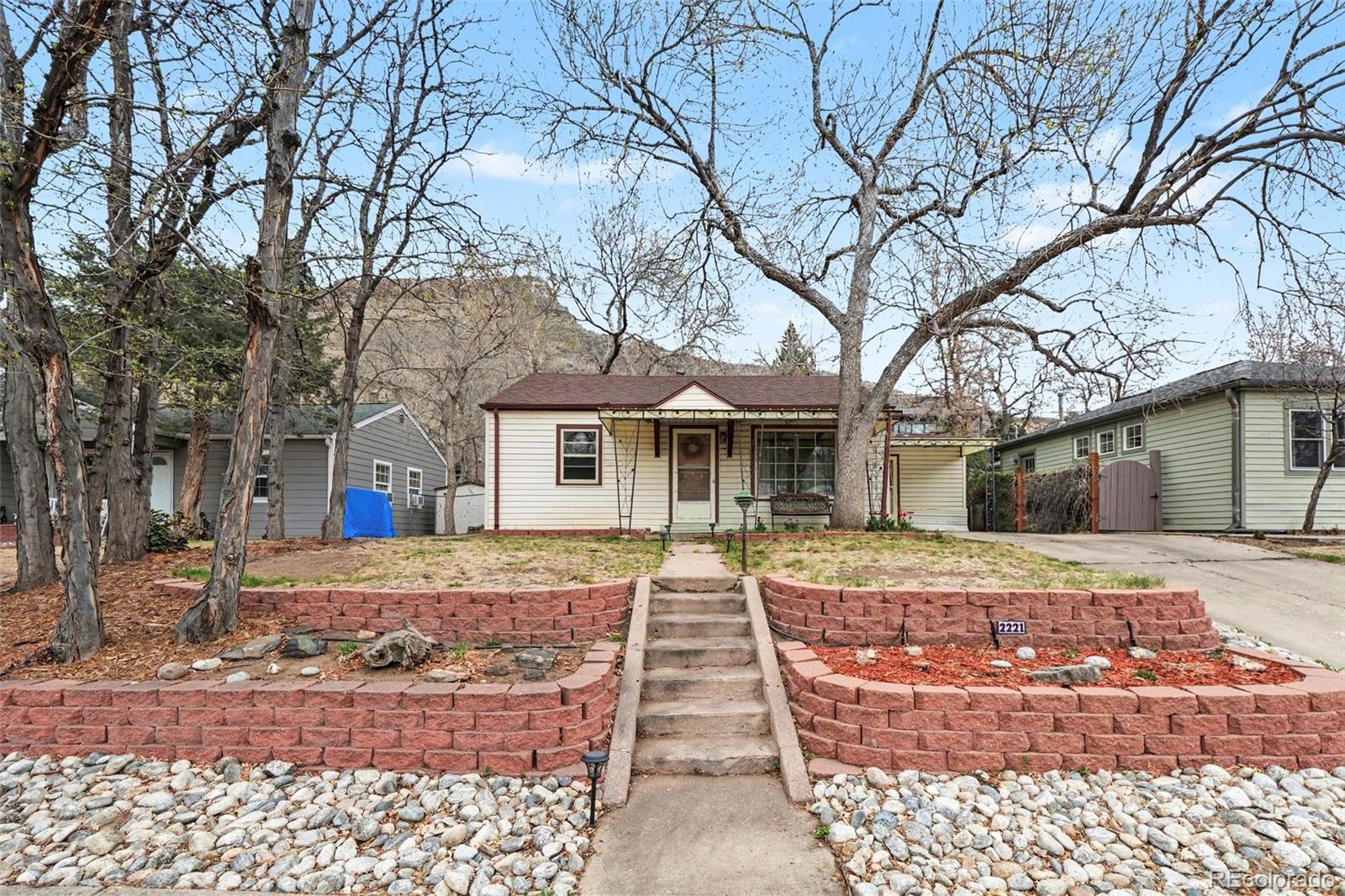  Golden Home | MLS #: 67377622221  Vernon Drive, Golden Beds: 3 Baths: 2 Price: $750,000