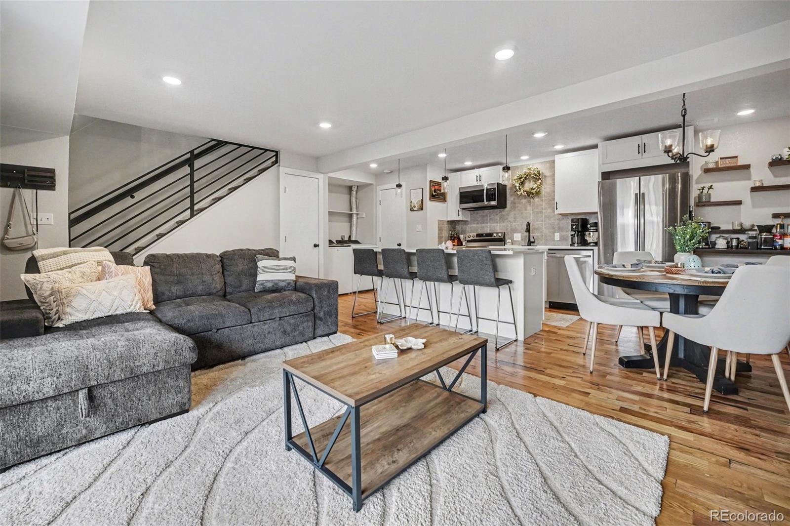 Hiland Hills Denver Condo / Townhome | MLS #: 32184217995 E Mississippi Avenue A6, Denver Beds: 2 Baths: 2 Price: $315,000