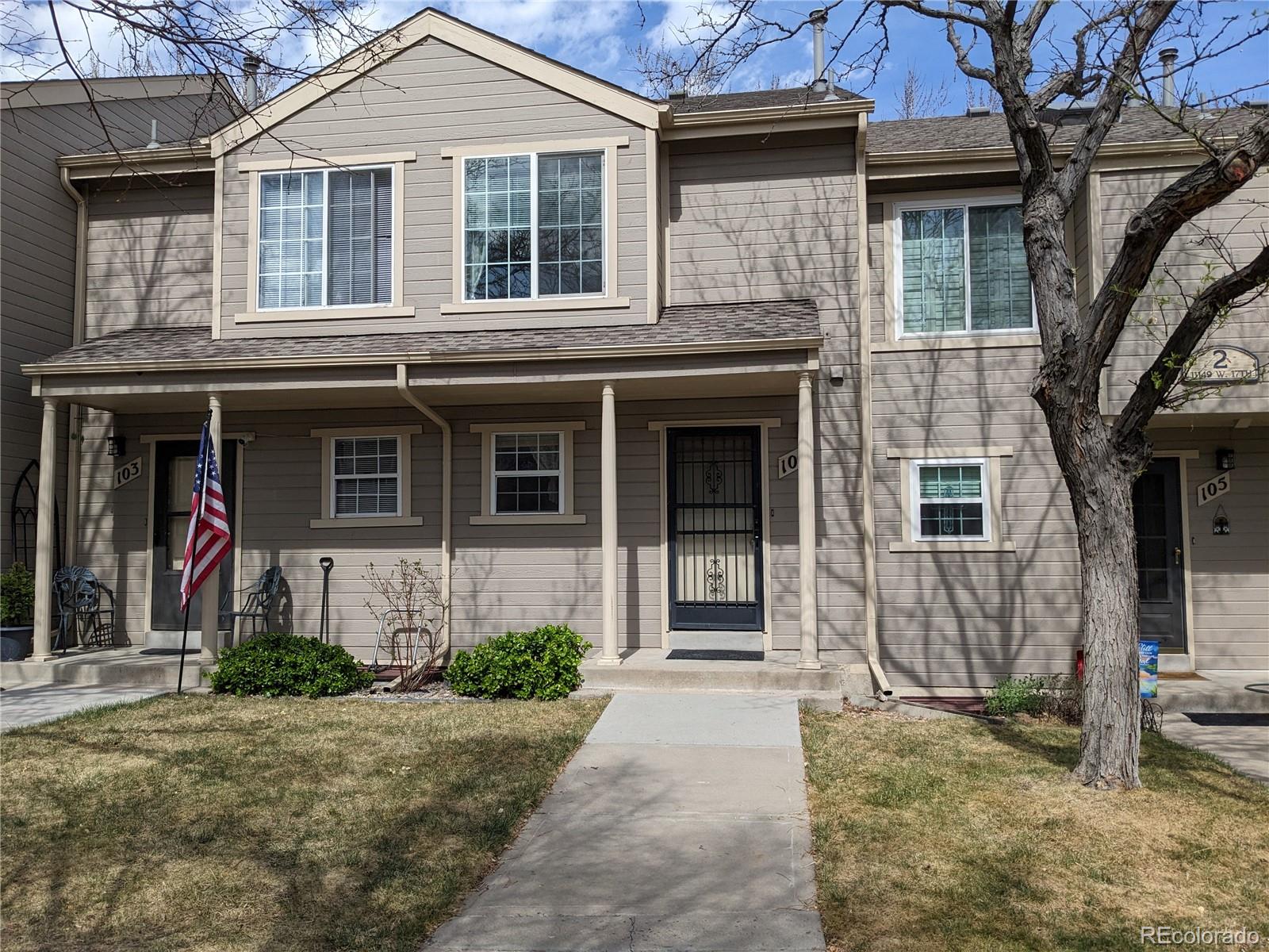  Lakewood Condo / Townhome | MLS #: 460487011149 W 17th Avenue 104, Lakewood Beds: 3 Baths: 3 Price: $300,000