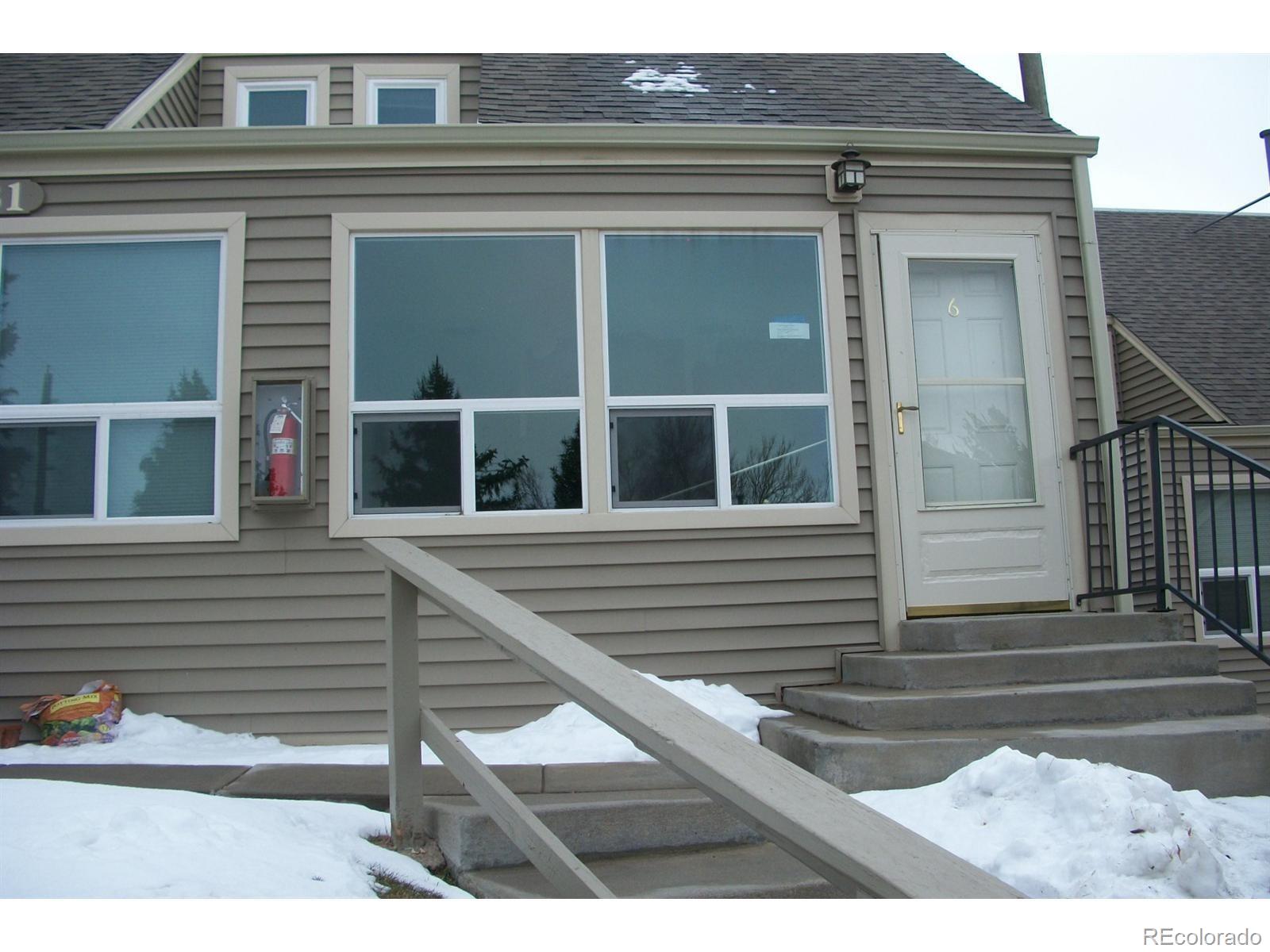  Lakewood Condo / Townhome | MLS #: 6732764381 S Estes Street 6, Lakewood Beds: 1 Baths: 1 Price: $206,000