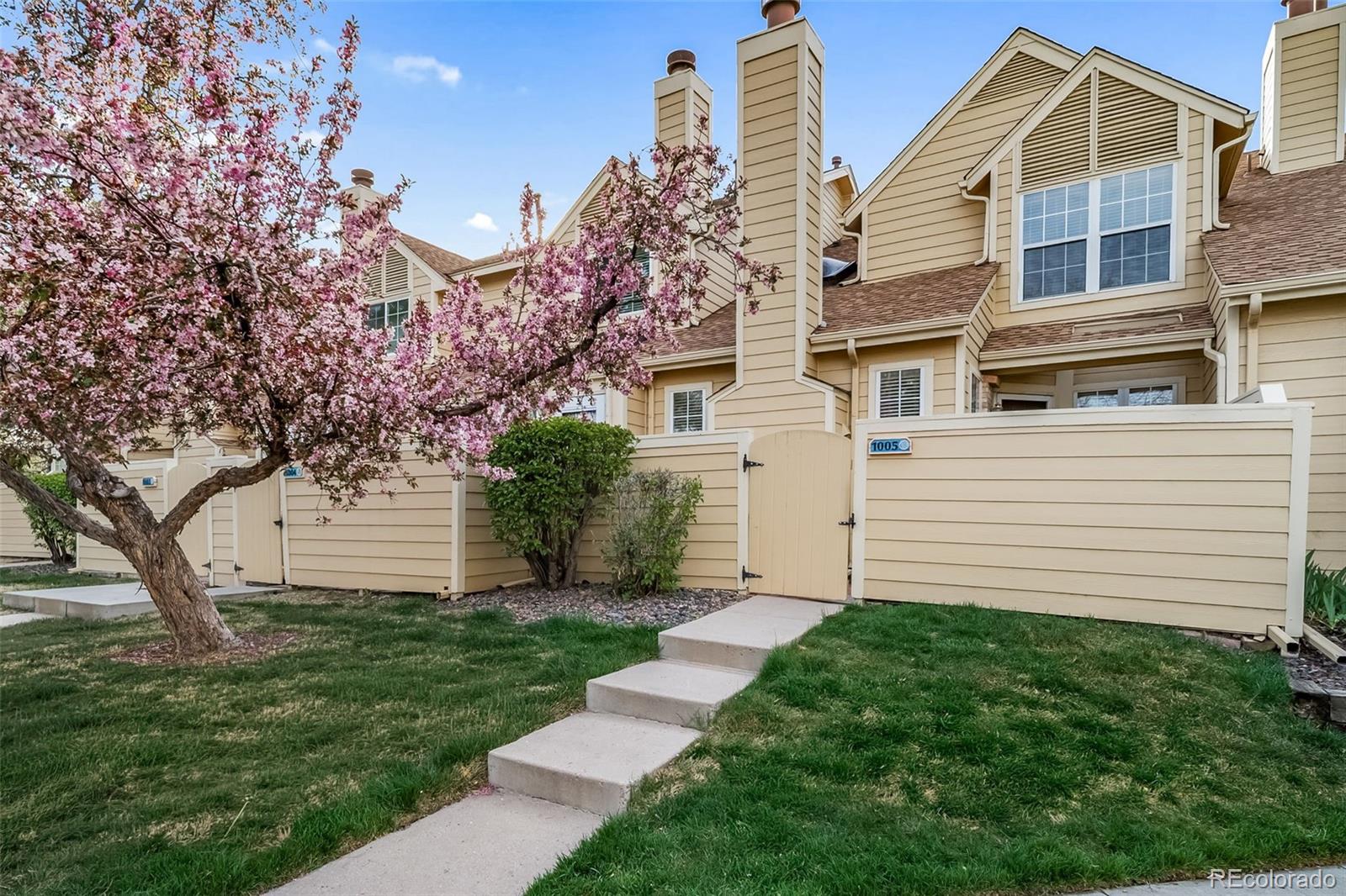 Du Denver Home | MLS #: 97813017370 E Florida Avenue, Denver Beds: 3 Baths: 3 Price: $350,000