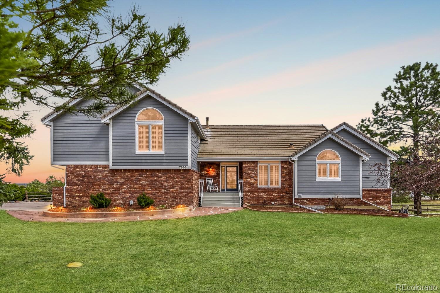 7666 coventry drive, Castle Rock sold home. Closed on 2026-07-31 for $1,130,000.