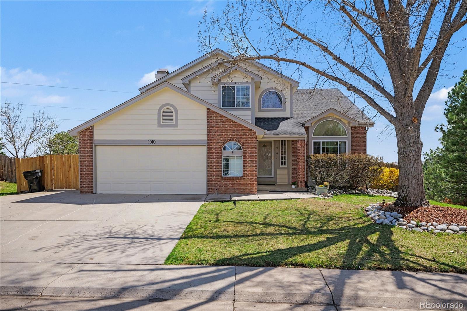 Founders Village Castle Rock Home | MLS #: 75977971010 N Tabor Drive, Castle Rock Beds: 5 Baths: 4 Price: $625,000