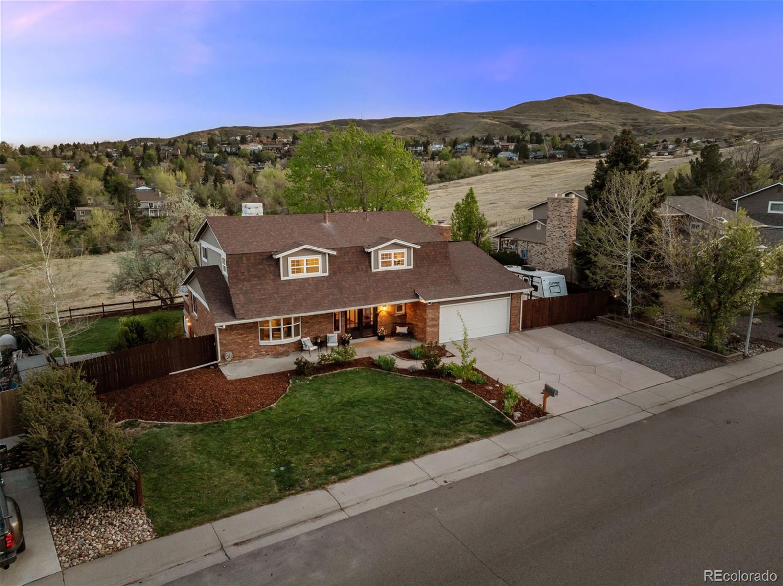 210 s deframe way, Golden sold home. Closed on 2026-05-29 for $1,425,000.