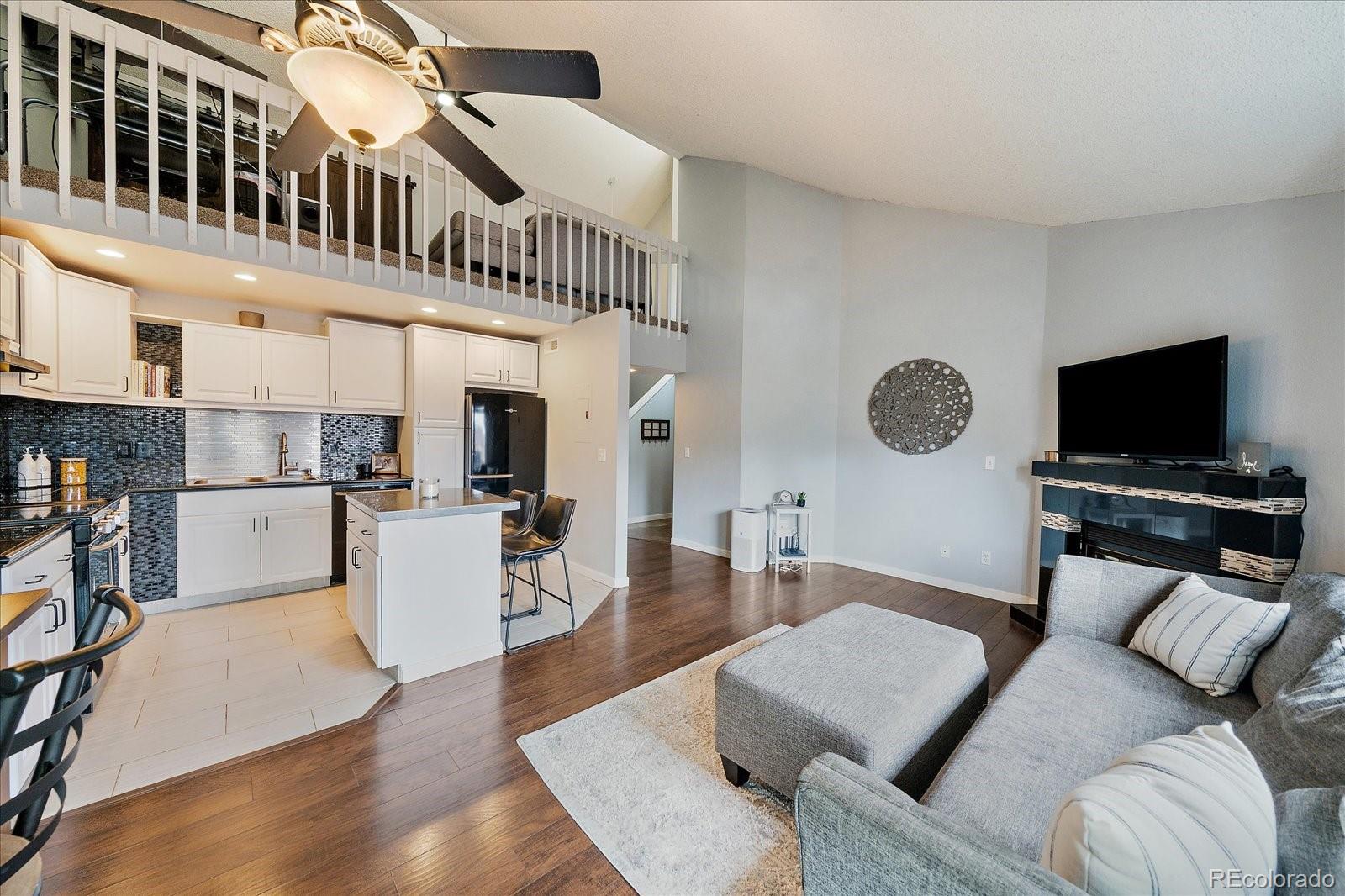 Shadow Hills Lakewood Condo / Townhome | MLS #: 633056212360 W Nevada Place 303, Lakewood Beds: 3 Baths: 1 Price: $329,999