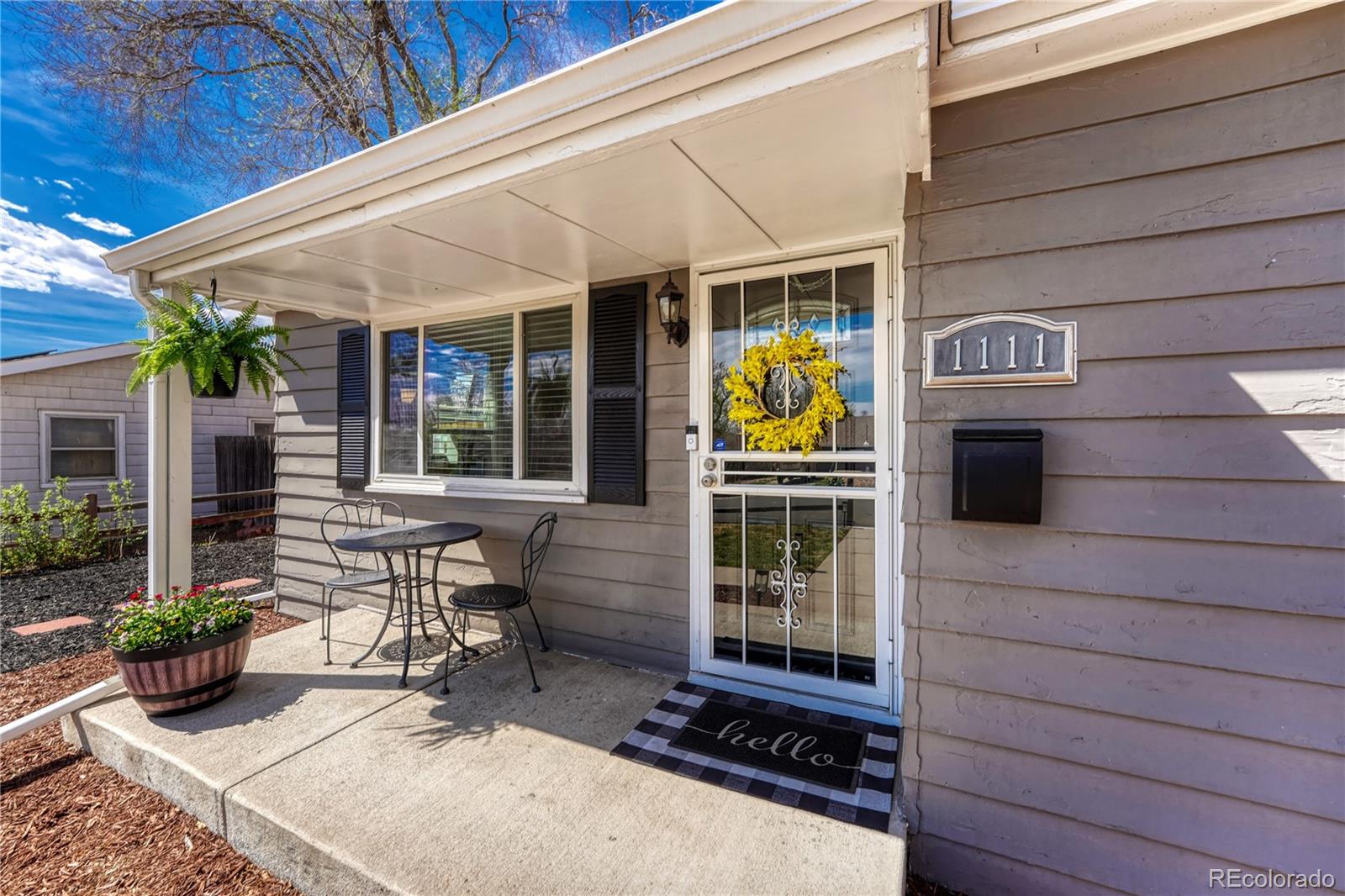 1111 s perry street, Denver sold home. Closed on 2026-05-29 for $465,000.