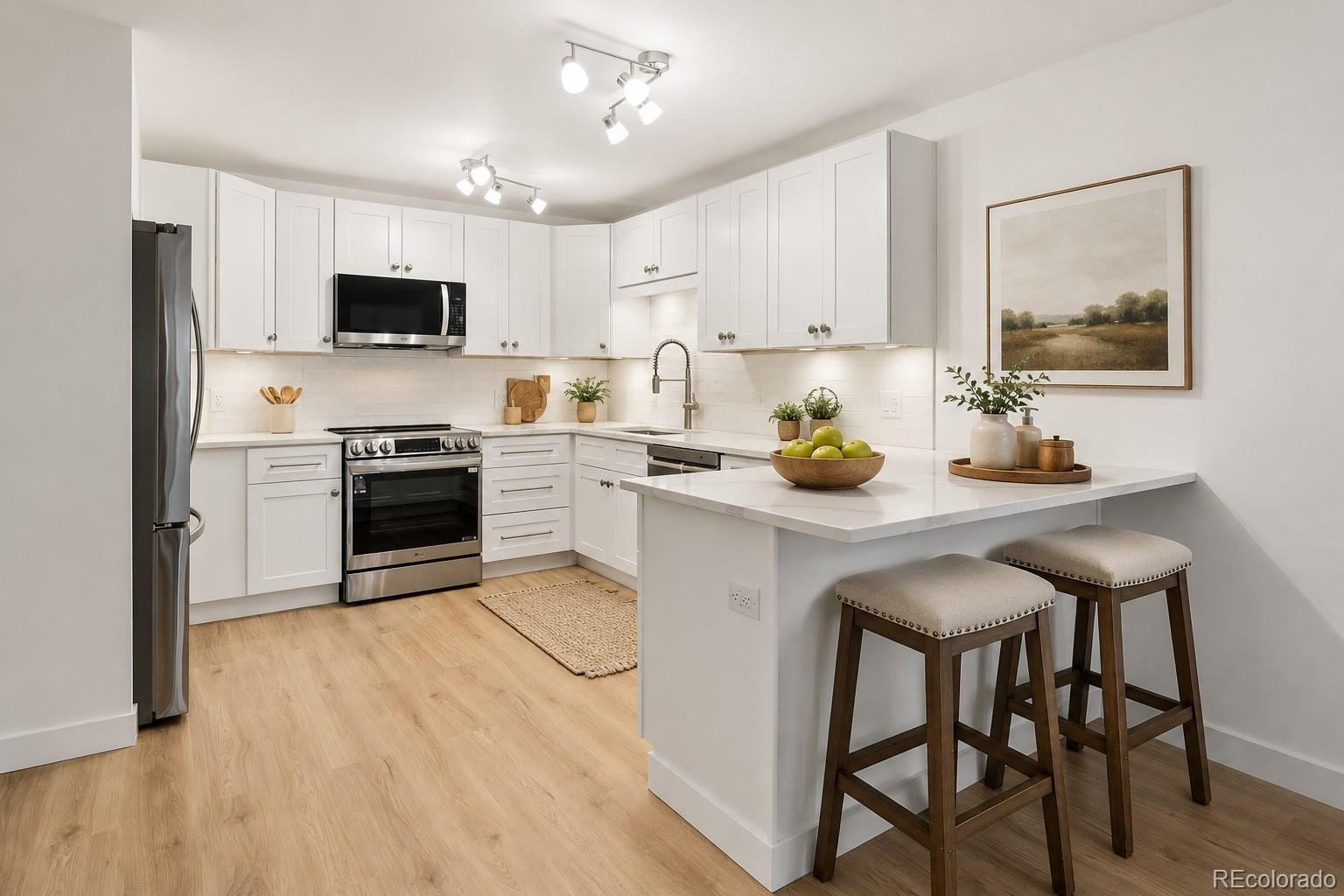 Windsor Denver Condo / Townhome | MLS #: 89974739315 E Center Avenue 10B, Denver Beds: 2 Baths: 2 Price: $279,000