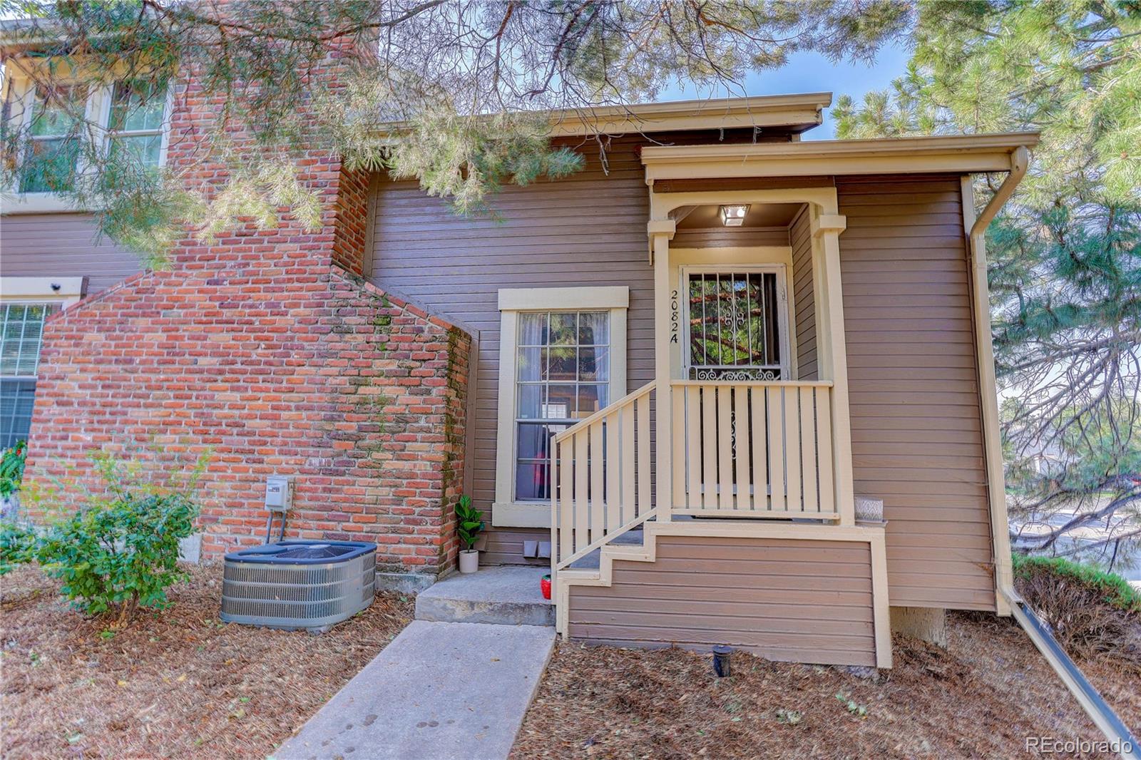  Aurora Condo / Townhome | MLS #: 72269132082 S Helena Street A, Aurora Beds: 2 Baths: 2 Price: $325,000