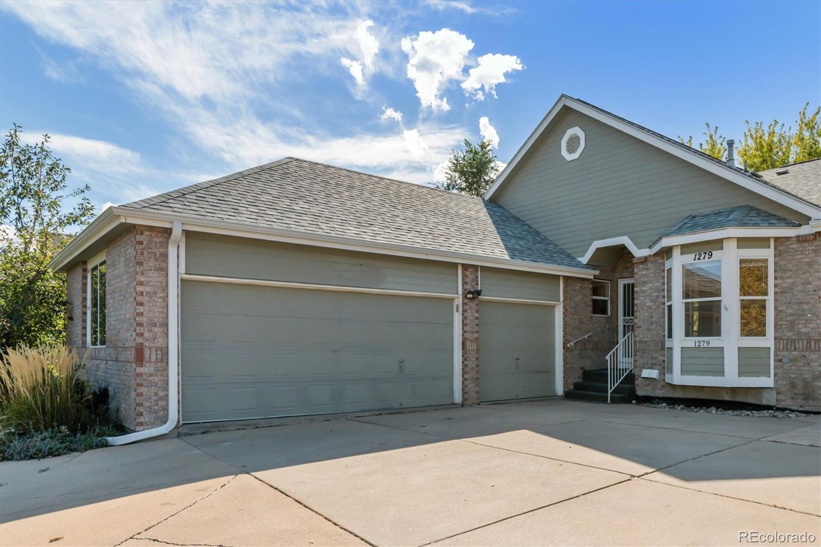  Lakewood Home | MLS #: 96756911279 S Allison Street, Lakewood Beds: 3 Baths: 3 Price: $625,000