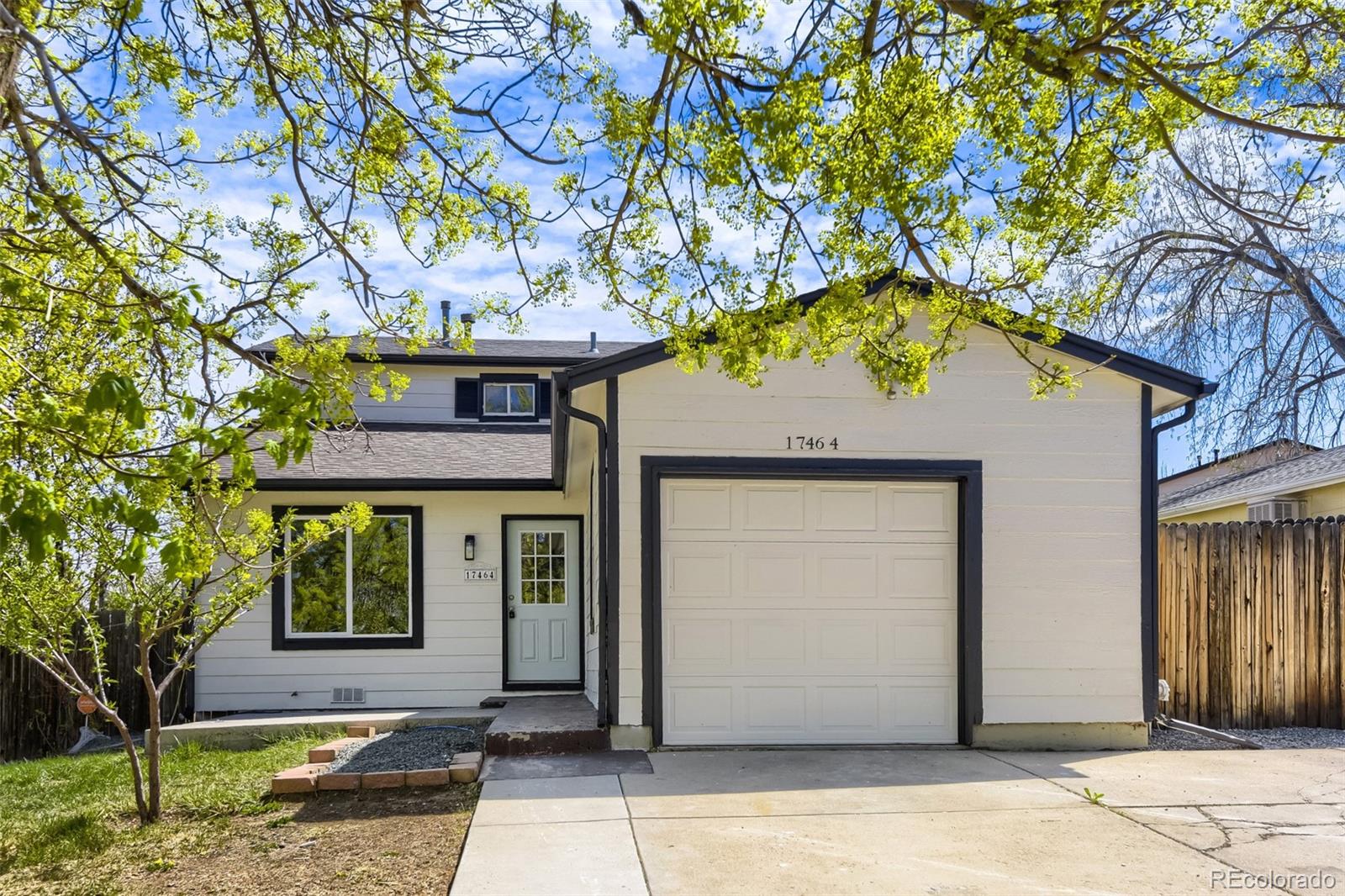 17464 e temple drive, Aurora sold home. Closed on 2026-05-29 for $432,000.