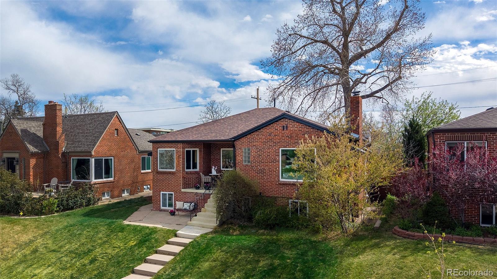 Cottage Hill Denver Home | MLS #: 93280175036 W Moncrieff Place, Denver Beds: 4 Baths: 2 Price: $900,000