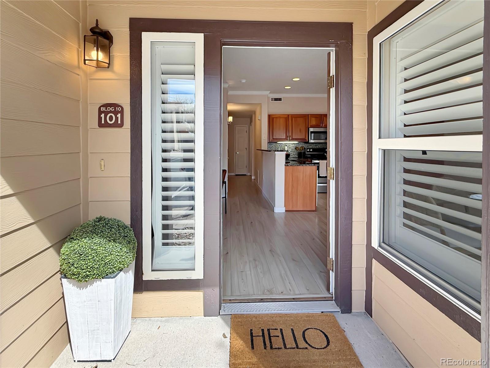  Littleton Condo / Townhome | MLS #: 40818154875 S Balsam Way 10-101, Littleton Beds: 3 Baths: 2 Price: $400,000