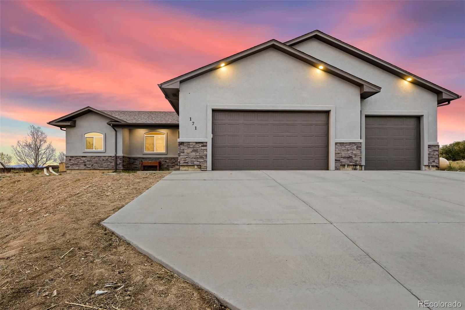  Pueblo West Home | MLS #: 9103286171 W Legend Drive, Pueblo West Beds: 3 Baths: 2 Price: $349,900