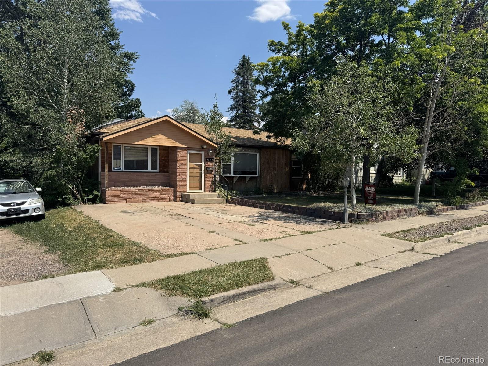  Englewood Home | MLS #: 70528304654 S Delaware Street, Englewood Beds: 4 Baths: 2 Price: $445,000