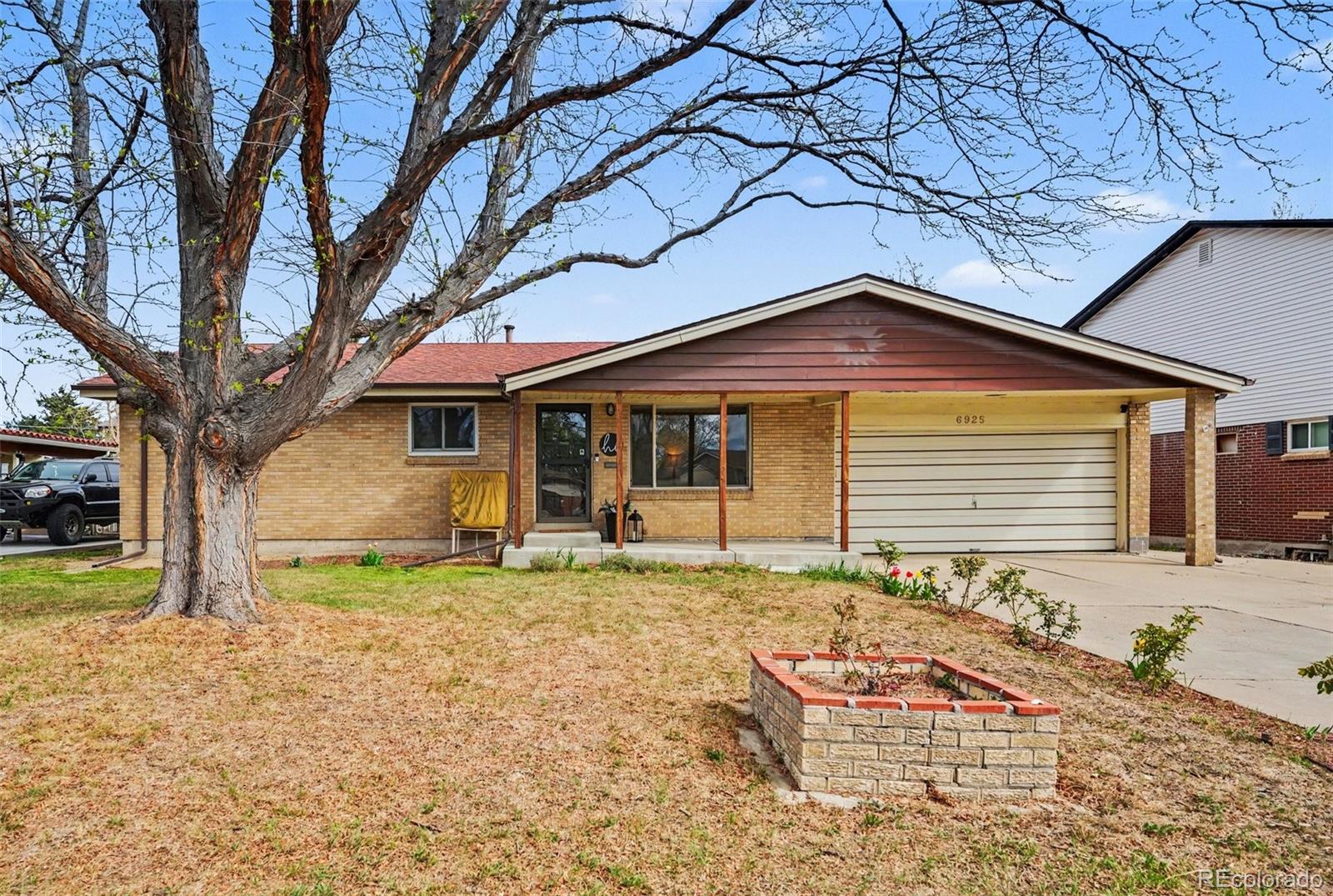 Calahan Lakewood Home | MLS #: 35786936925 W Colorado Drive, Lakewood Beds: 4 Baths: 2 Price: $515,000