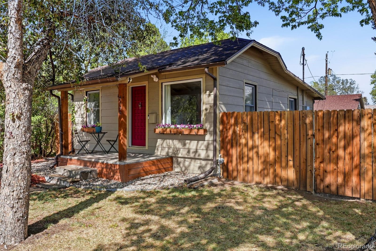  Englewood Home | MLS #: 55468414186 S Lincoln Street, Englewood Beds: 2 Baths: 2 Price: $459,999