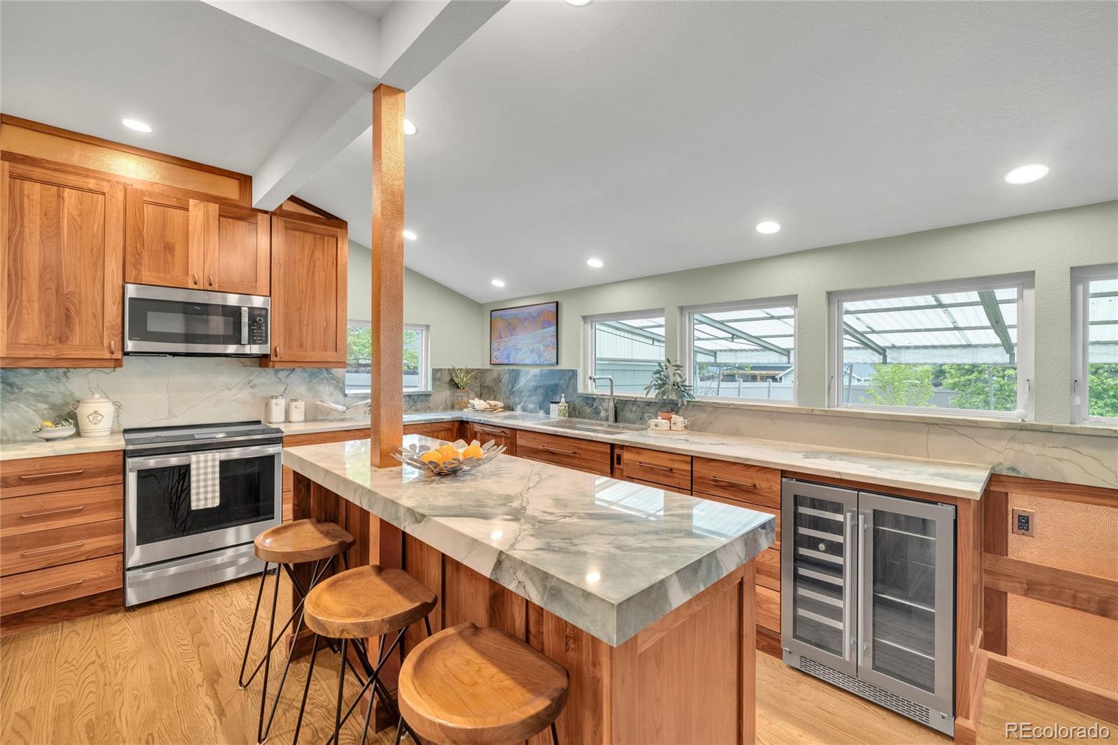 2124 gray street, Edgewater sold home. Closed on 2026-08-31 for $763,000.