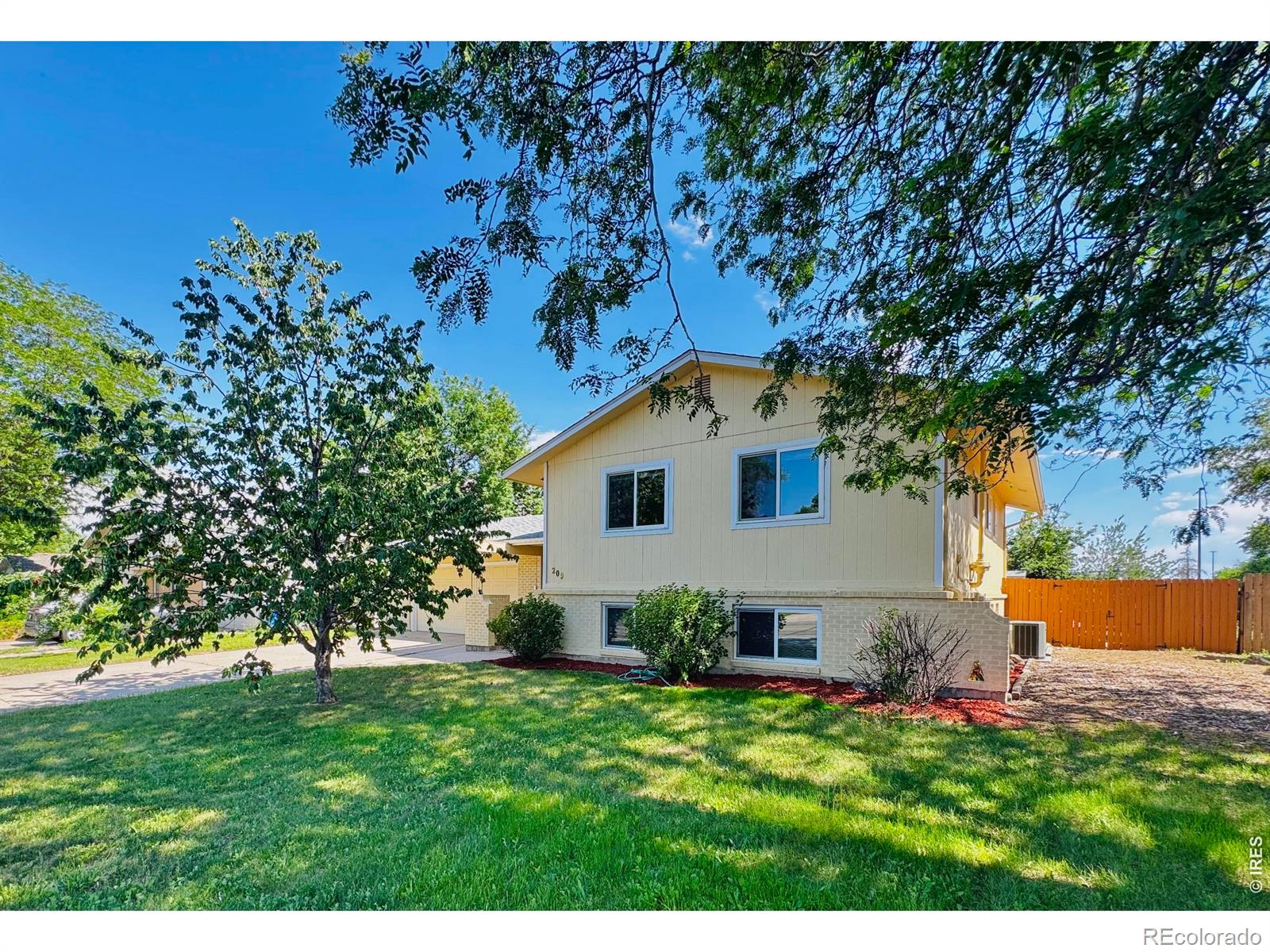 Thunderbird Estates Fort Collins Home | MLS #: 4567891055927209 E Swallow Road, Fort Collins Beds: 3 Baths: 3 Price: $529,000