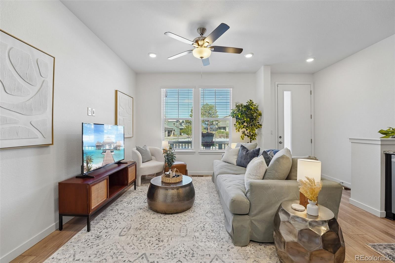  Denver Condo / Townhome | MLS #: 49059042092 S Upham Way , Denver Beds: 2 Baths: 2 Price: $425,000