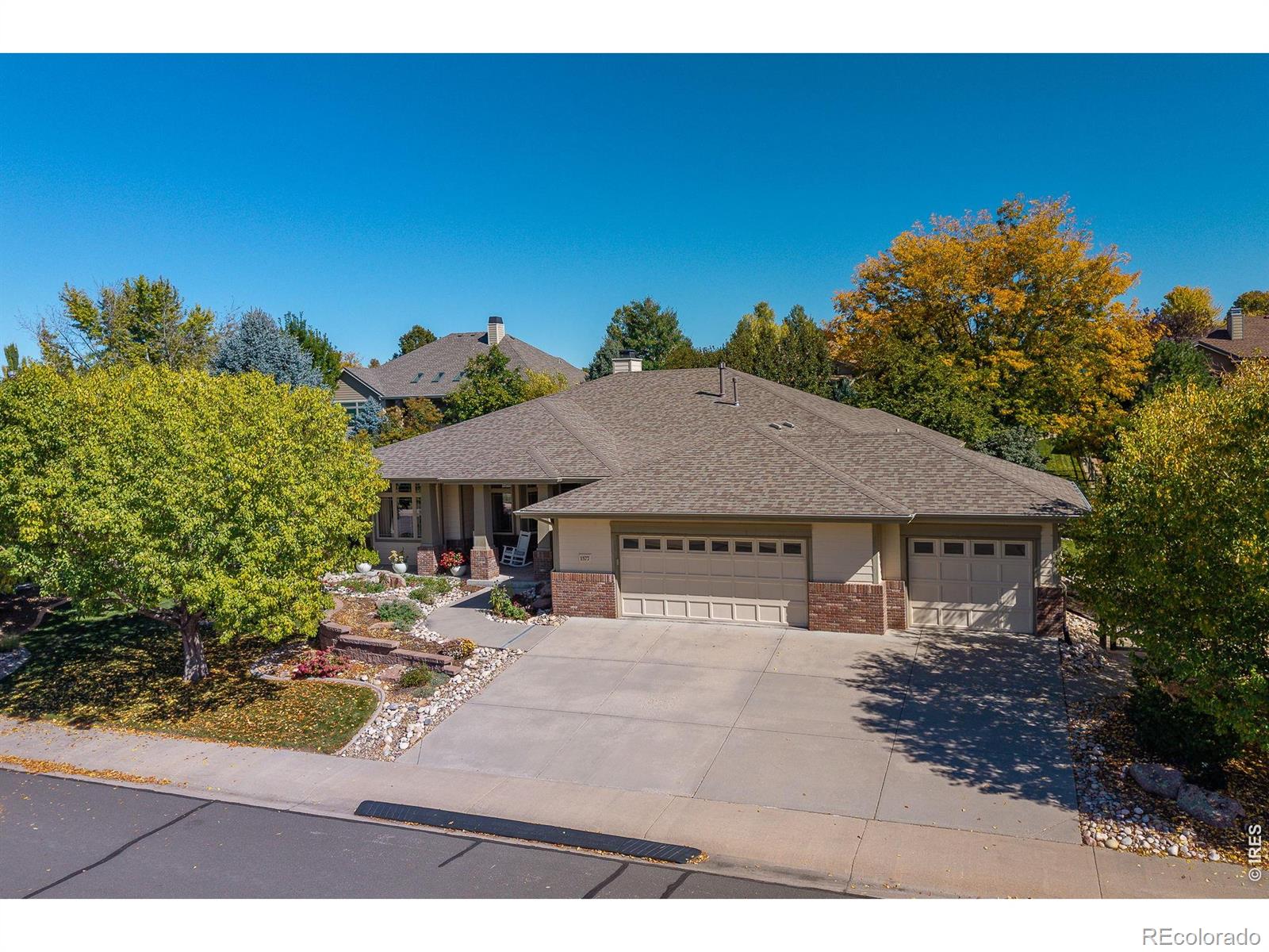  Windsor Home | MLS #: 45678910560971577  Bison Run Drive, Windsor Beds: 5 Baths: 4 Price: $925,000