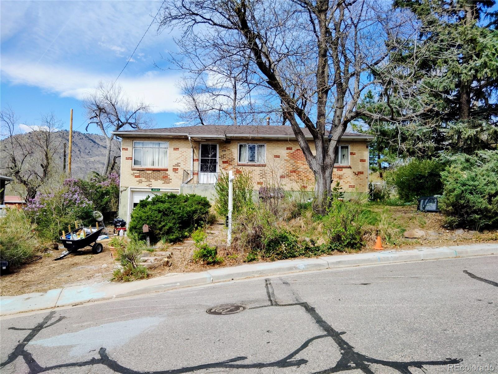  Golden Home | MLS #: 1916666400  Boyd Street, Golden Beds: 3 Baths: 2 Price: $525,000