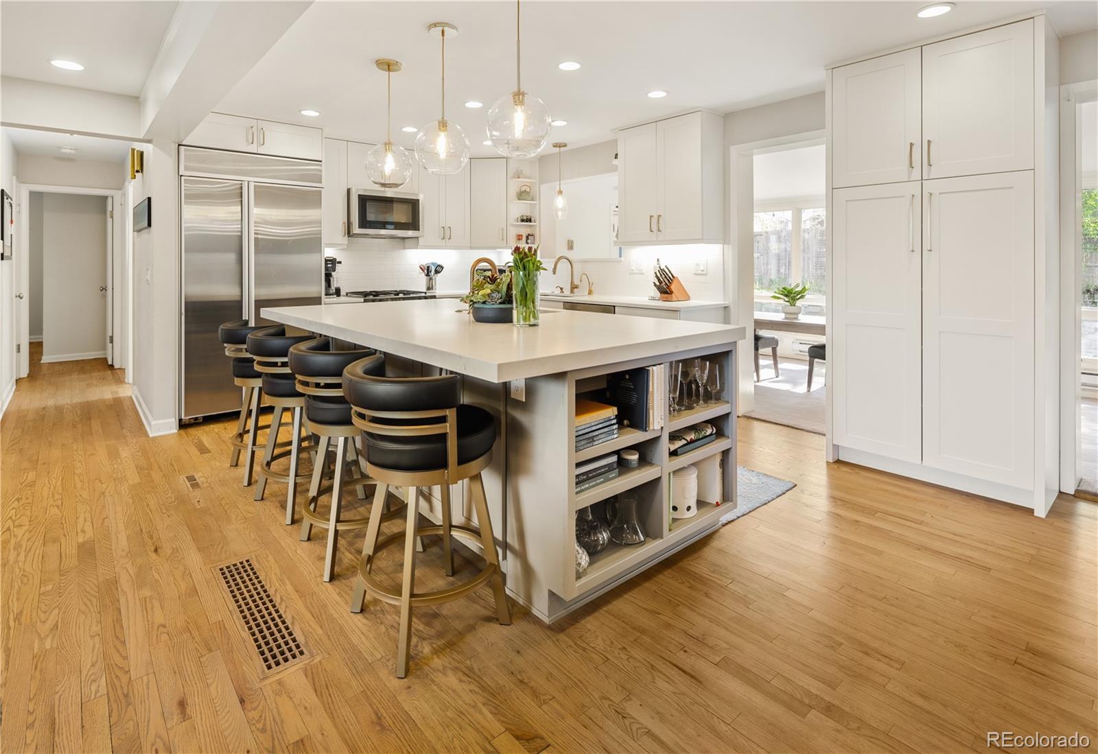 6580 e colorado drive, Denver sold home. Closed on 2026-05-29 for $1,000,000.