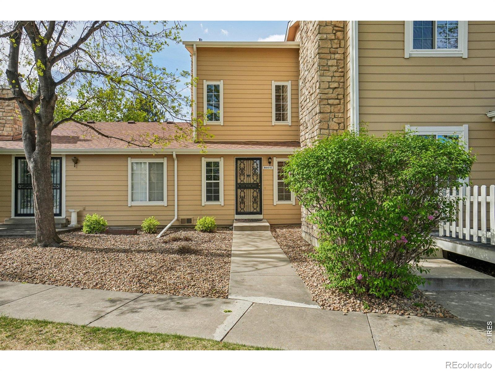  Arvada Condo / Townhome | MLS #: 45678910562258441  Everett Way E, Arvada Beds: 2 Baths: 1 Price: $340,000