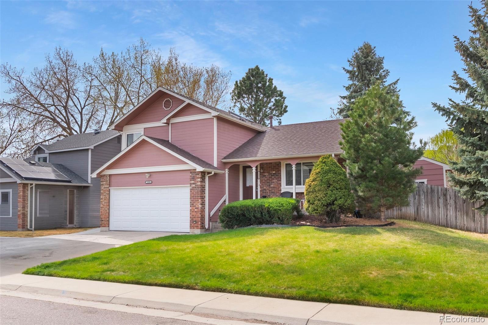  Littleton Home | MLS #: 688023411256 W Bowles Place, Littleton Beds: 3 Baths: 2 Price: $545,000