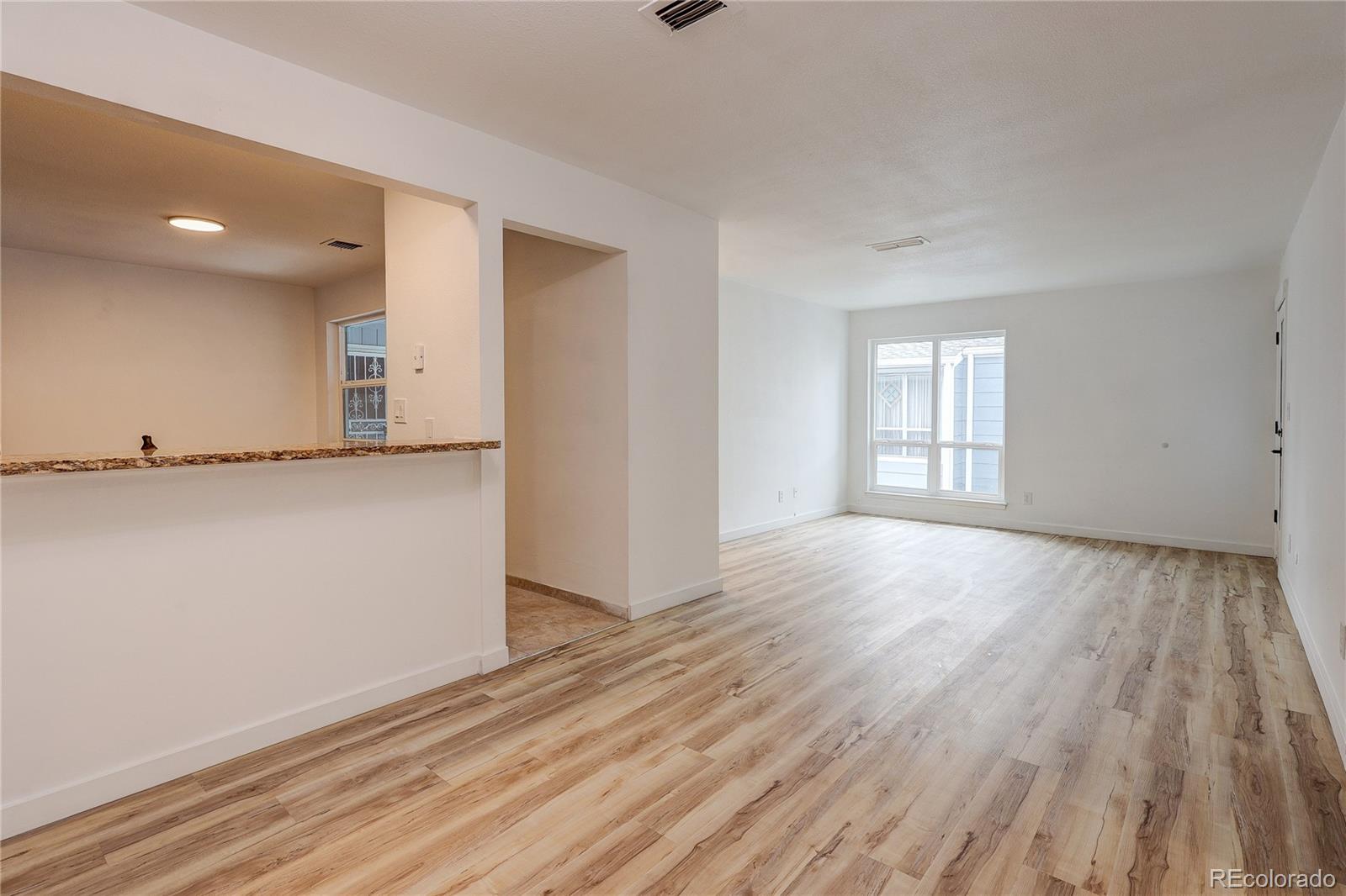  Littleton Condo / Townhome | MLS #: 93996472365 E Geddes Avenue B22, Littleton Beds: 2 Baths: 2 Price: $244,800