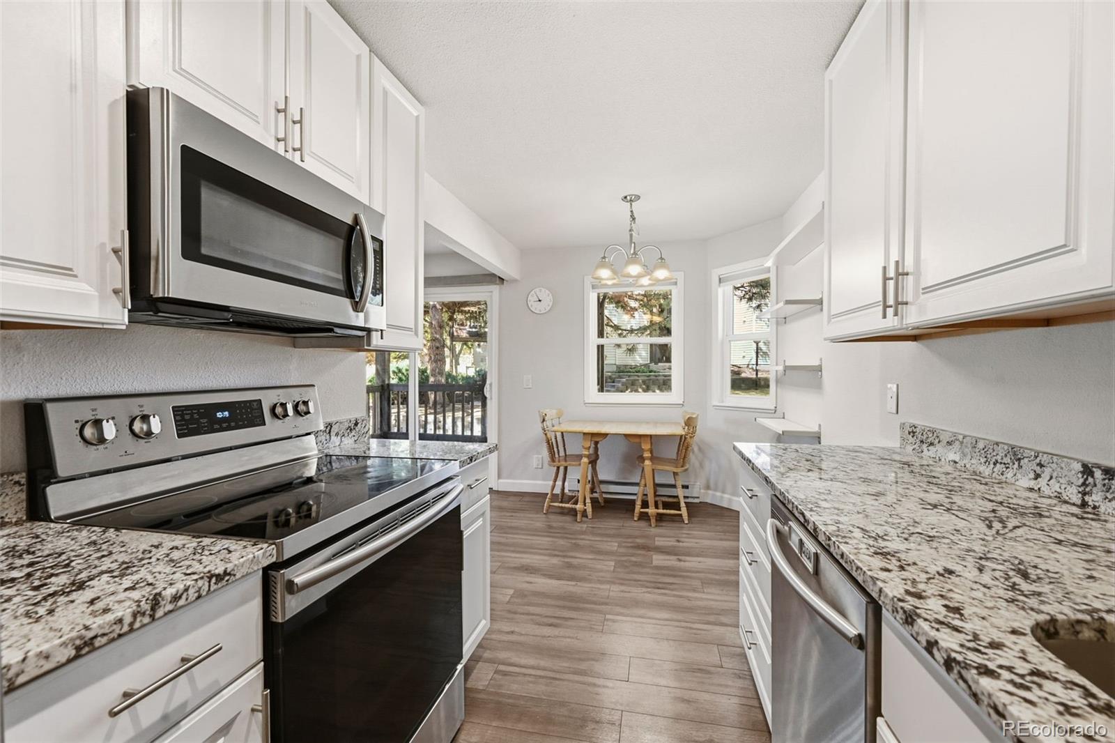 Victoria Crossing Aurora Condo / Townhome | MLS #: 188522617371 E Mansfield Avenue 621L, Aurora Beds: 1 Baths: 1 Price: $200,000
