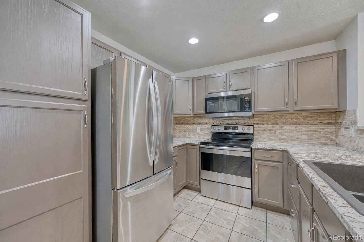 River Rock Denver Condo / Townhome | MLS #: 21576858707 E Florida Avenue 407, Denver Beds: 2 Baths: 2 Price: $285,000