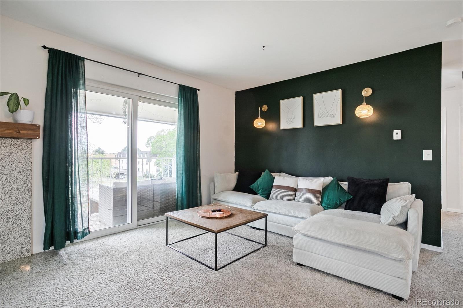 Jasmine Denver Condo / Townhome | MLS #: 21593295770 E Warren Avenue 317, Denver Beds: 2 Baths: 1 Price: $190,000
