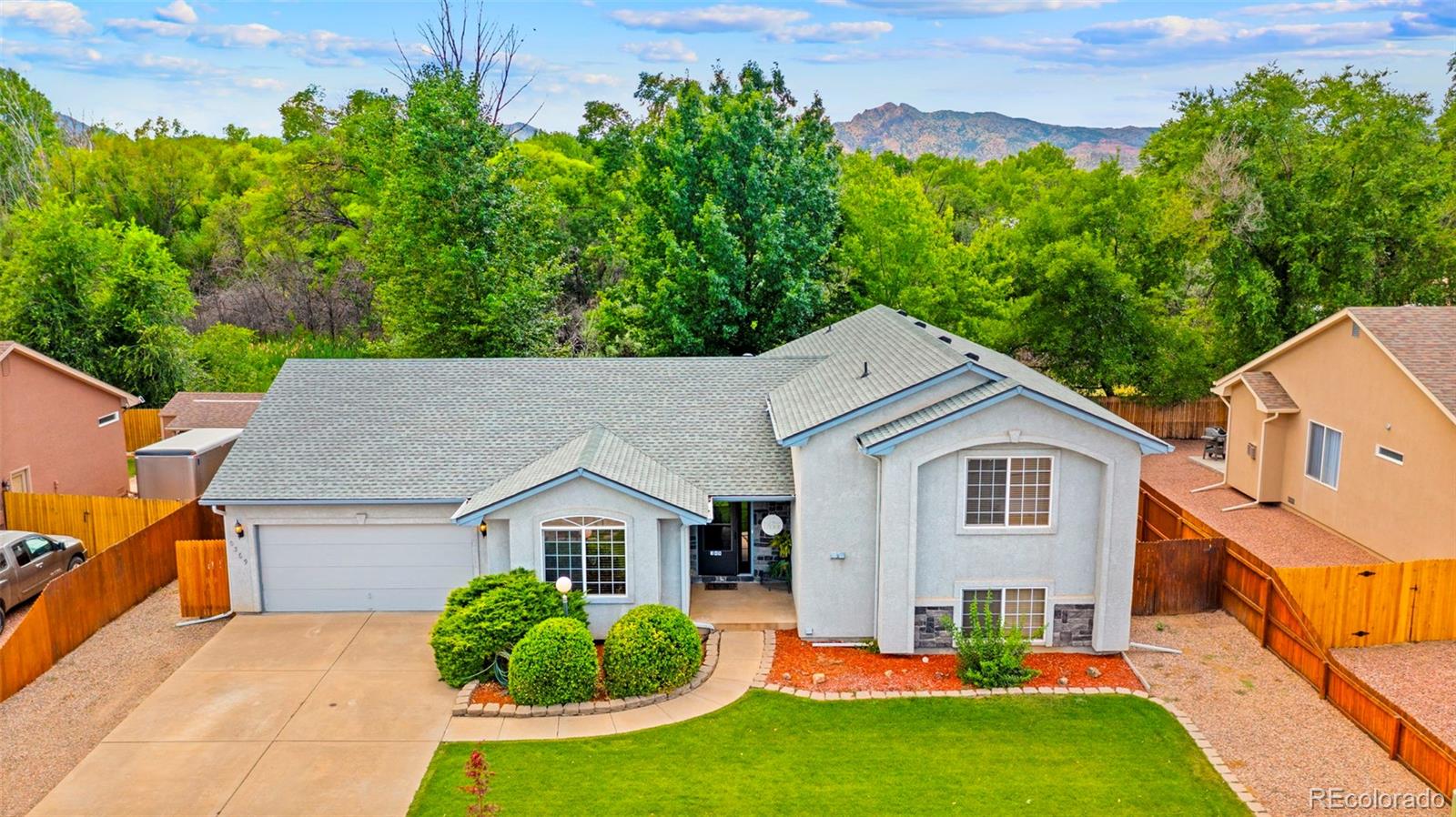 369 sunlight way, Canon City sold home. Closed on 2026-08-03 for $449,000.