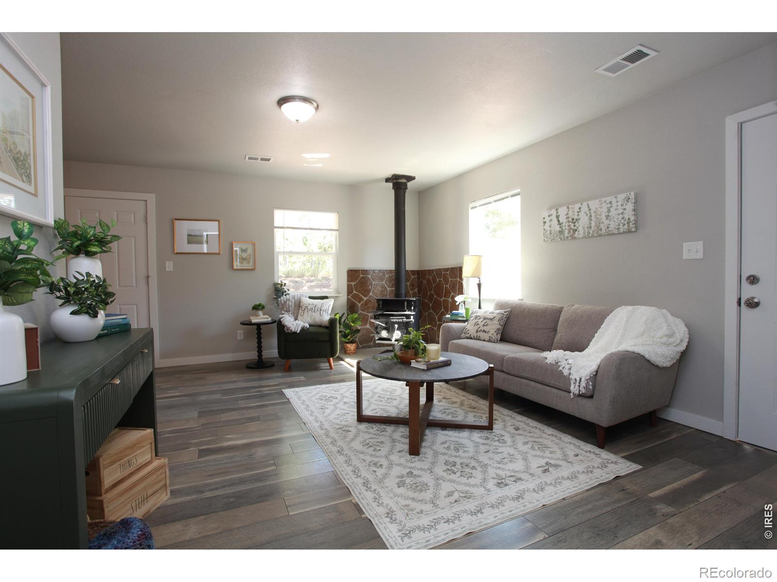 2908 w olive street, Fort Collins sold home. Closed on 2026-06-18 for $279,000.