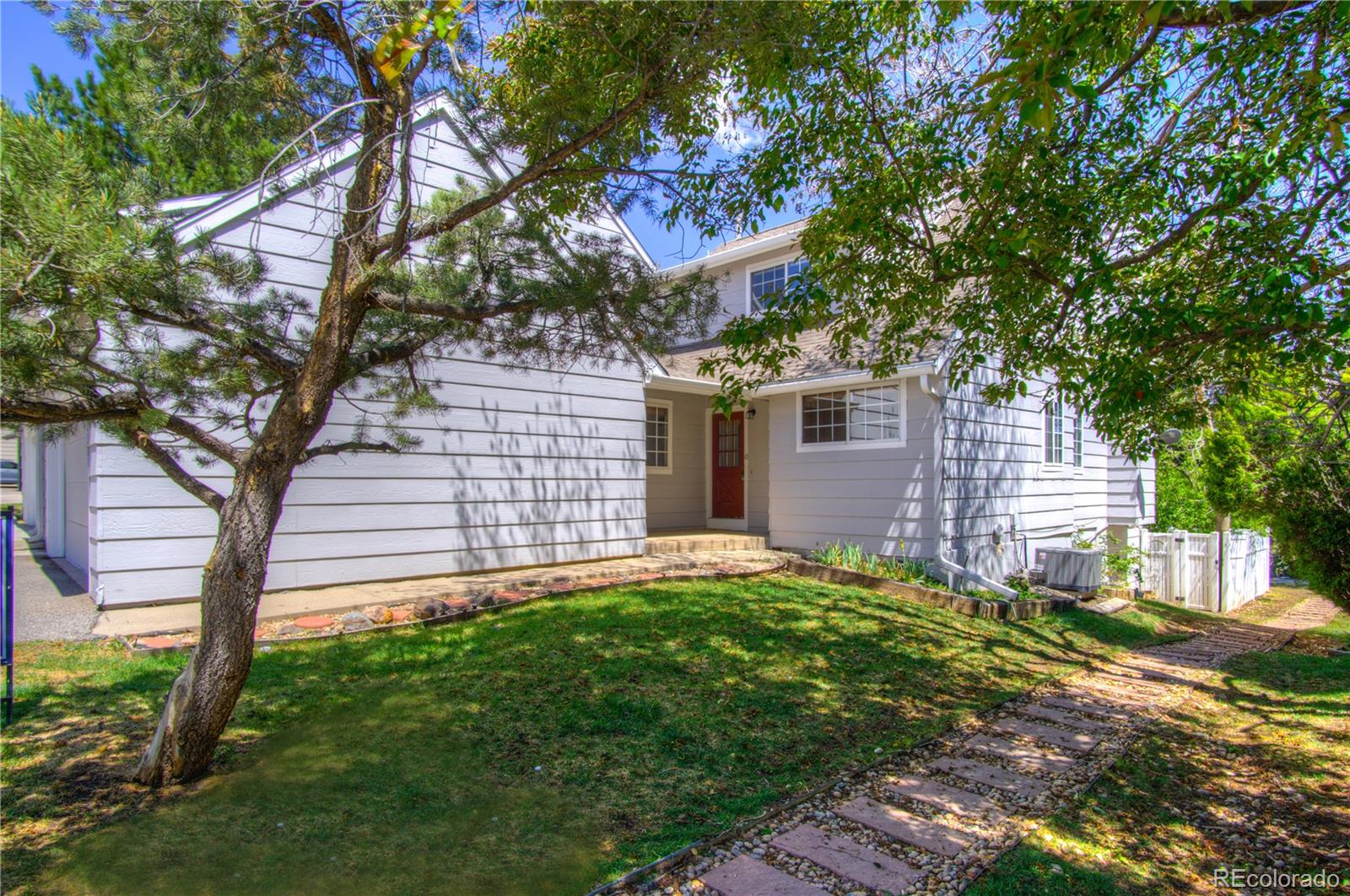 Ken Caryl Littleton Condo / Townhome | MLS #: 414679010385  Red Mountain , Littleton Beds: 5 Baths: 3 Price: $484,500