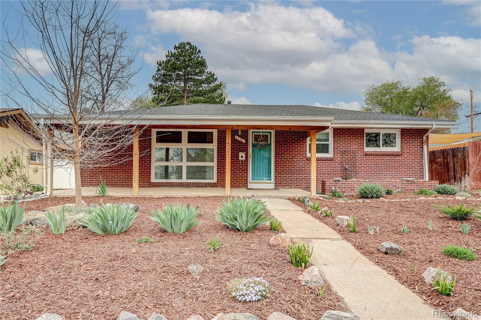 1521 s patton court, Denver sold home. Closed on 2026-05-11 for $490,000.