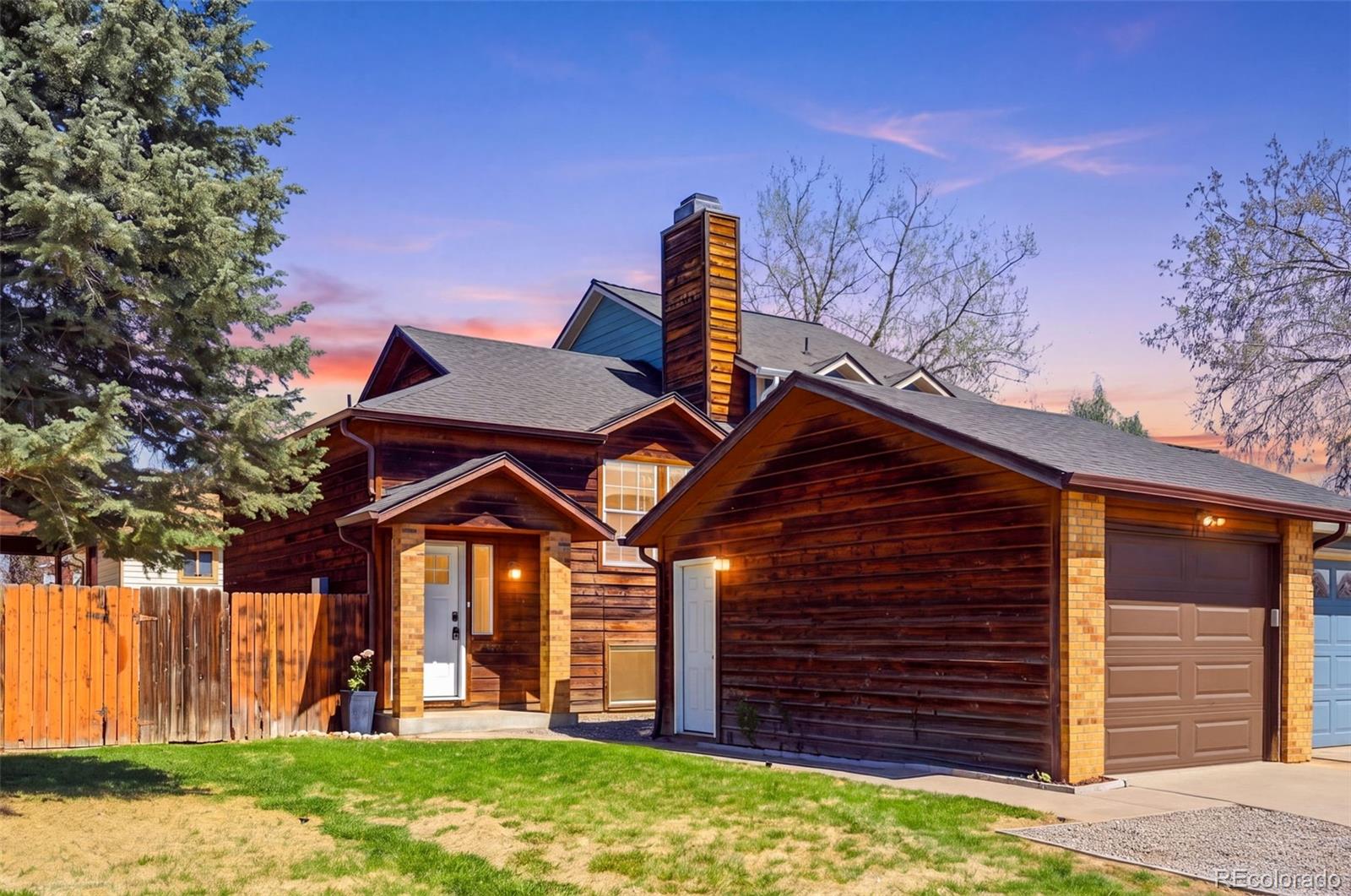  Aurora Condo / Townhome | MLS #: 319504419083 E 16th Avenue , Aurora Beds: 2 Baths: 2 Price: $369,000