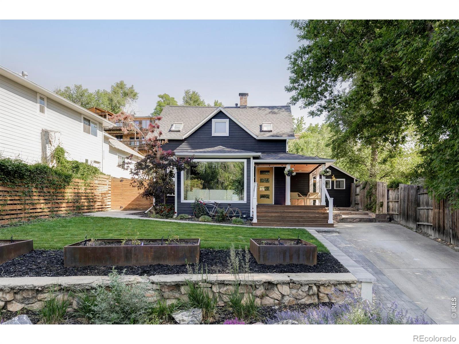 2515  bluff street, Boulder sold home. Closed on 2026-06-01 for $1,450,000.