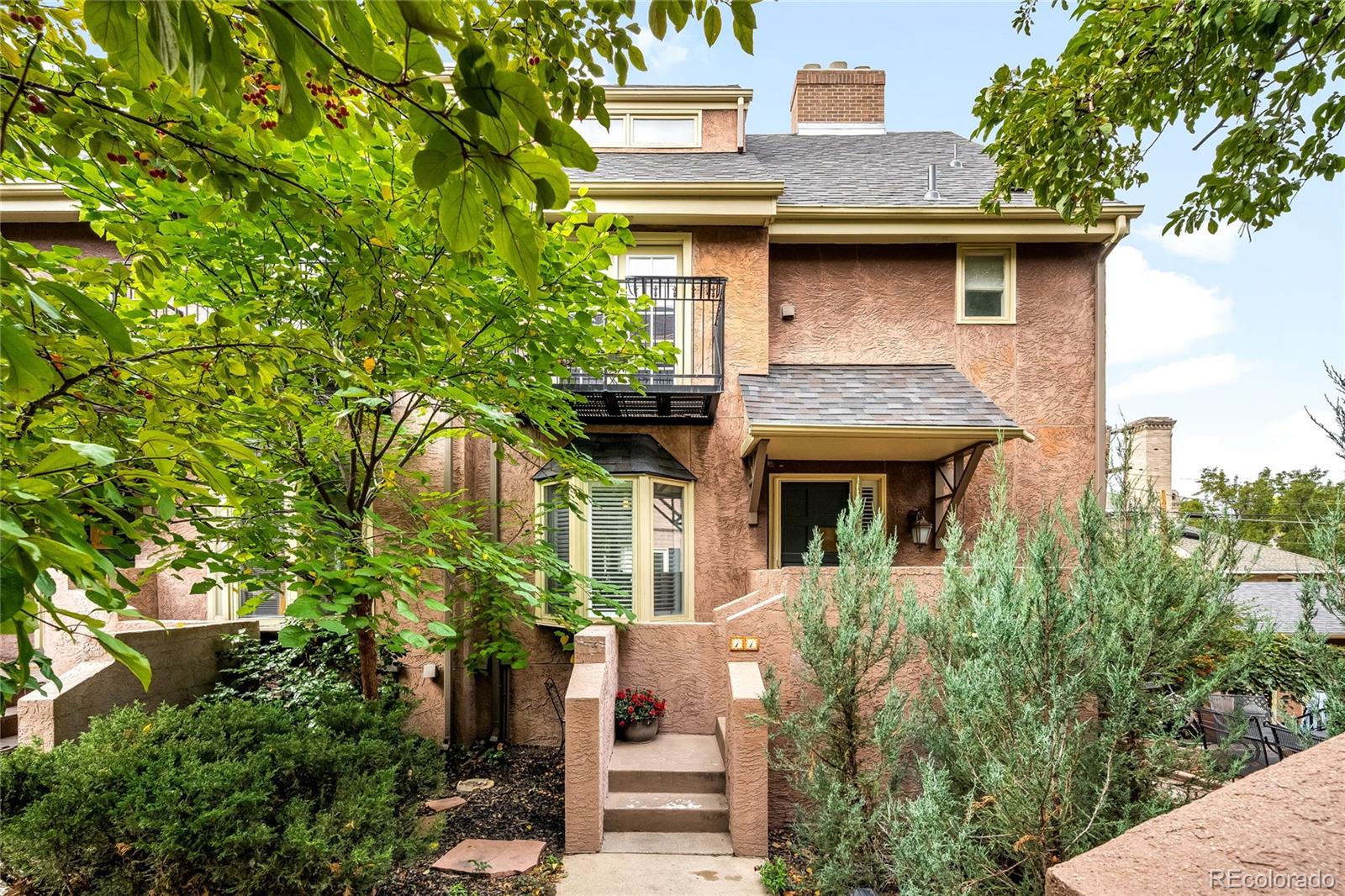 999 n emerson street, Denver sold home. Closed on 2026-05-22 for $692,500.