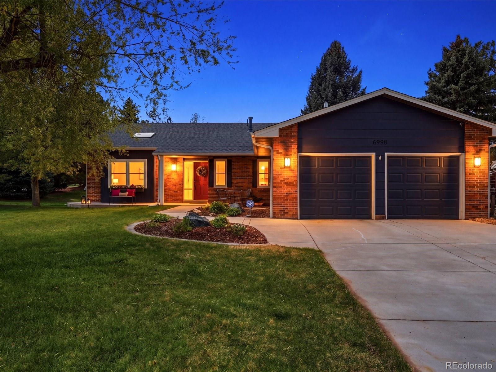 6998 e long avenue, Centennial sold home. Closed on 2026-05-21 for $927,000.