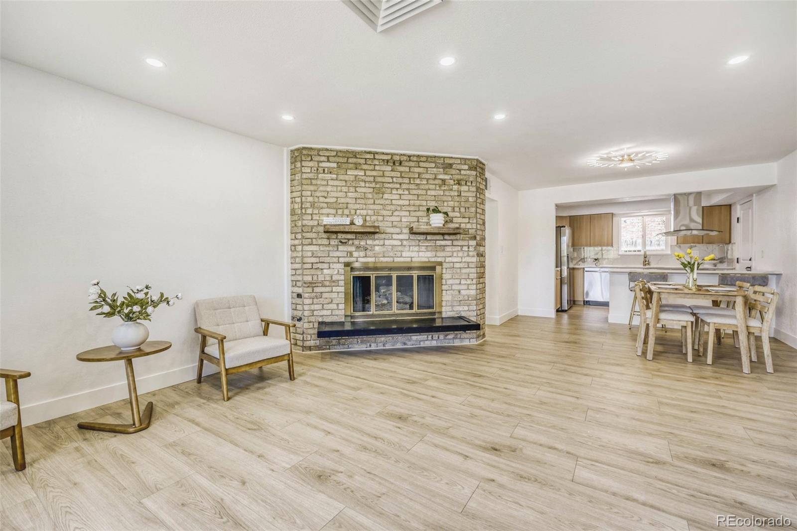 Southmoor Park Denver Condo / Townhome | MLS #: 88663213855 S Monaco Street 103, Denver Beds: 3 Baths: 2 Price: $308,000